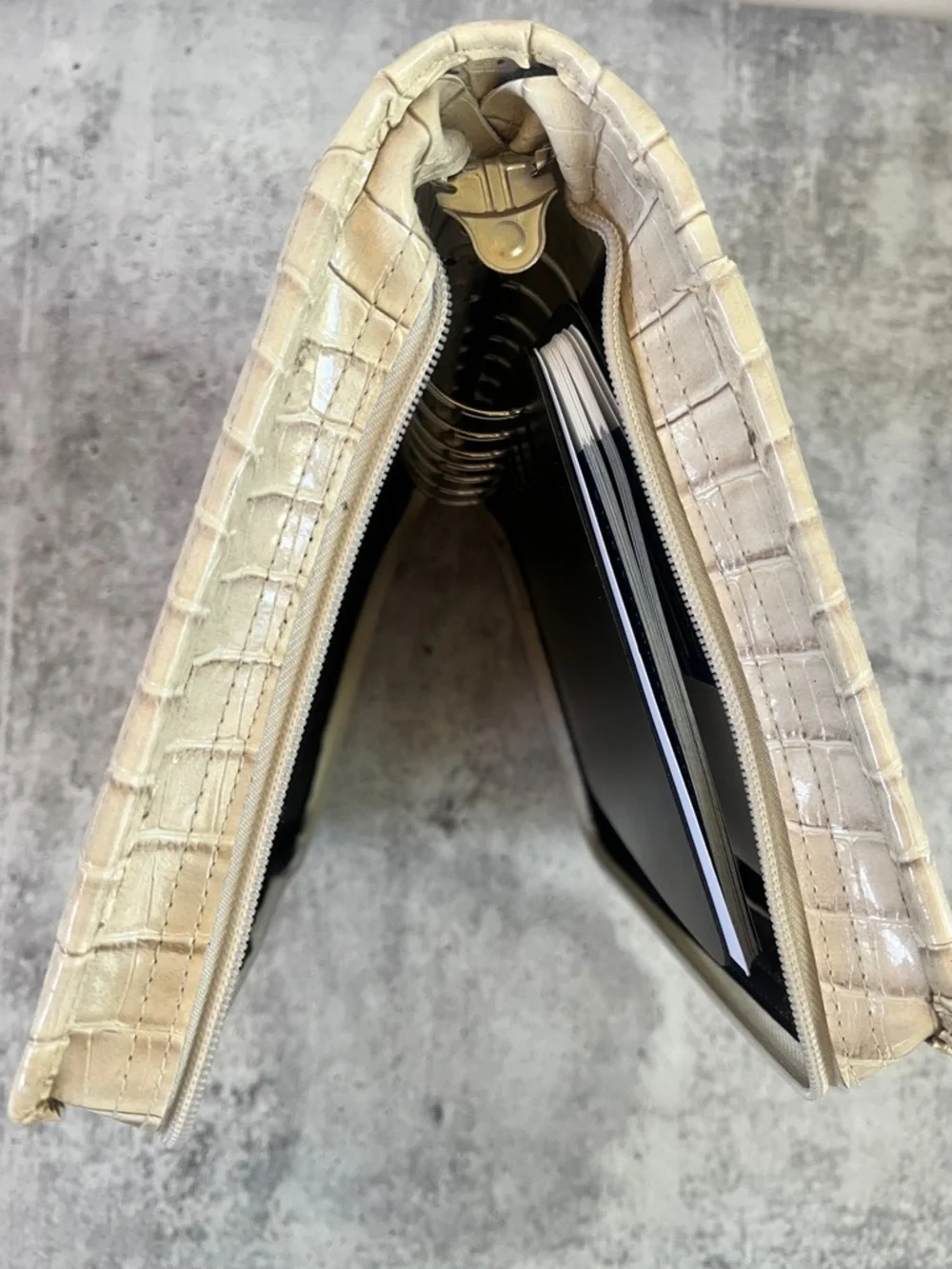 Franklin Covey Cream Faux Croc-Embossed Leather Zipper Binder